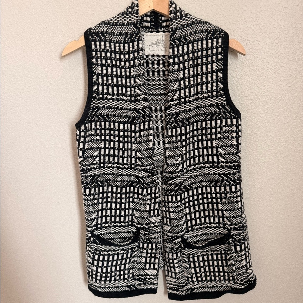 Anthropologie 🤍 Angel of the NorthBlack & White Knit Vest Cardigan Woven